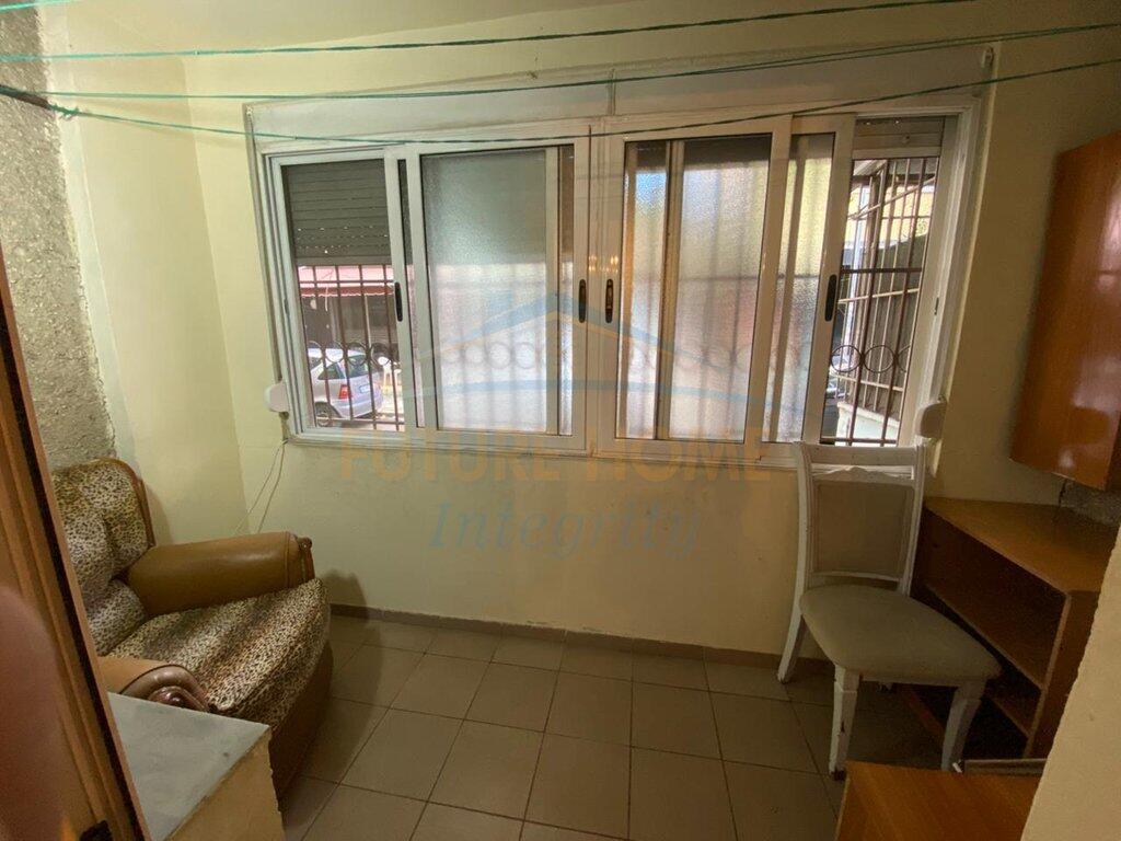 Qera, Apartament 1+1, Pallati me Shigjeta, Tiranë.