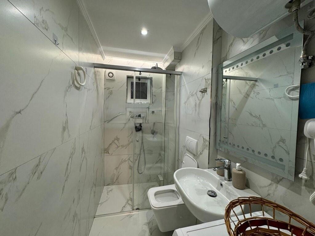 QENDER, APARTAMENT 1+1 PER QIRA 800 € /Muaj