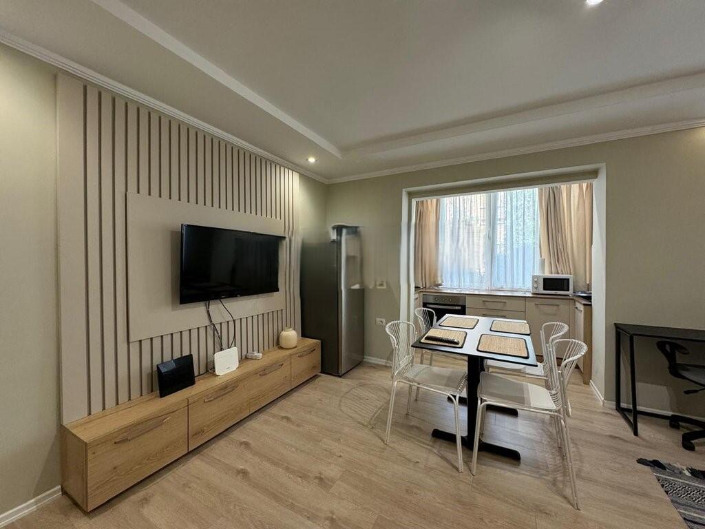 QENDER, APARTAMENT 1+1 PER QIRA 800 € /Muaj