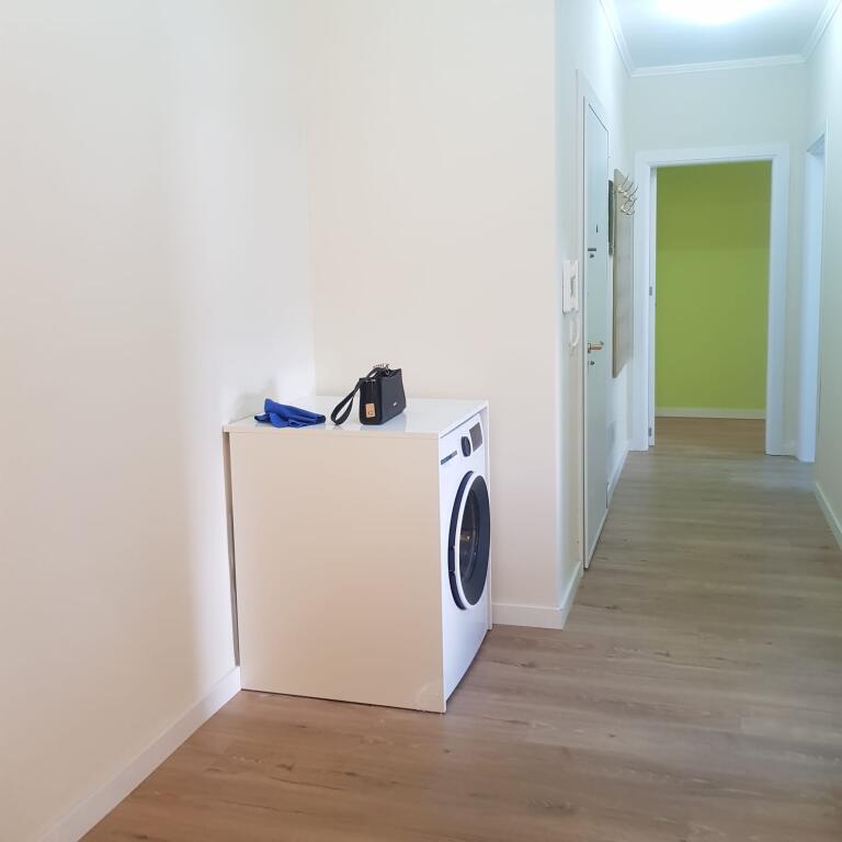 🏠 Apartament 2+1 me qira – Pallat i Ri 📍 Rr. Bardhyl