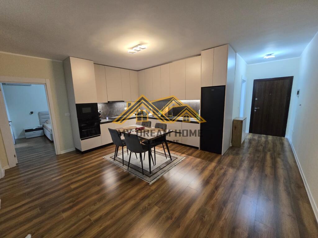 Shesim Super Apartament 2+1 Prane Stacionit Trenit Durres!