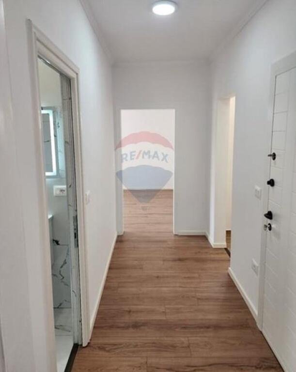 Shitet apartament 1+1 te Oxhaku, Porcelan
