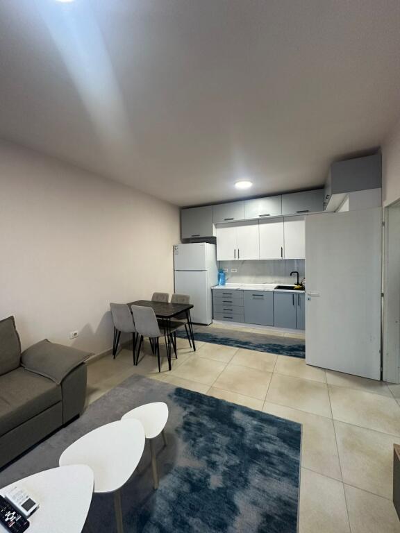 APARTAMENT ME QERA 1+1+post parkimi