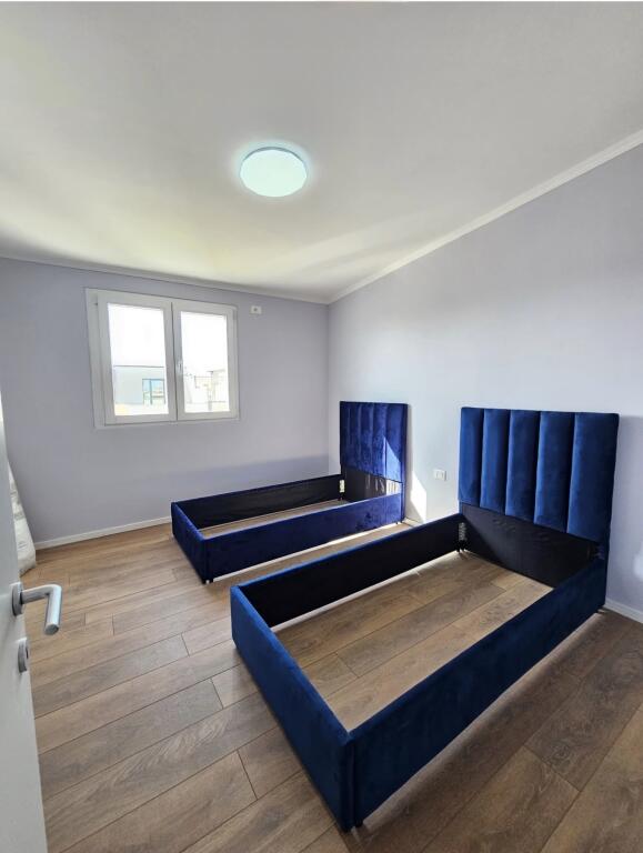 Shitet apartament 2+1 ne plazh iliria