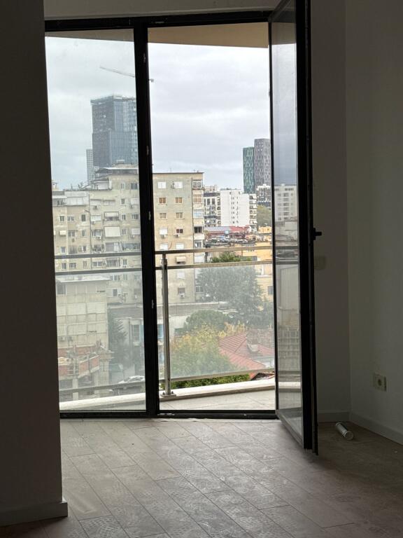 🏢 Zyrë me Qira – Rezidenca Mine Peza 📍