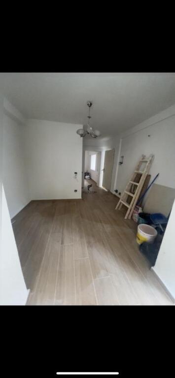 OFFICE FOR RENT 50 M2 WILLSON SQUARE 600 EURO