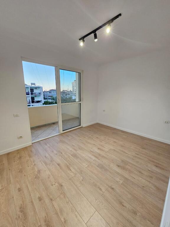 APARTAMENT 1+1 per shitje, zona e plazhit Iliria, Durrës