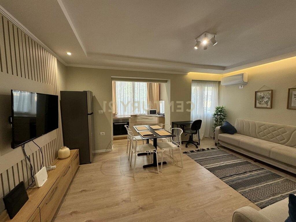 APARTAMENT 1+1 PER QIRA