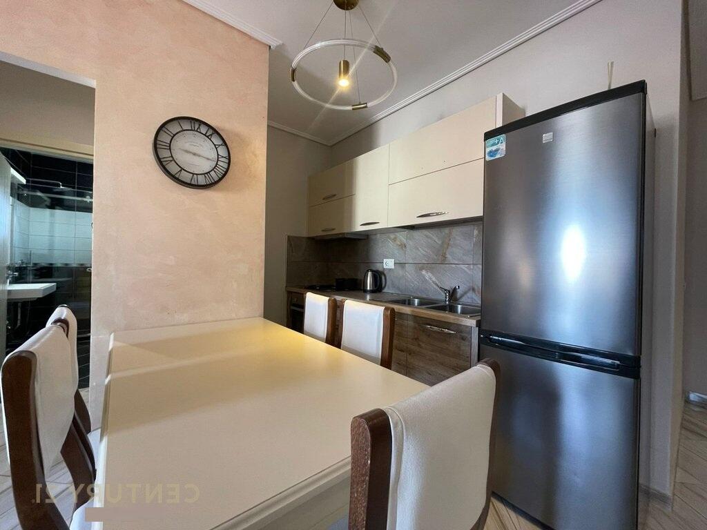 OFROHET  APARTAMENT 2+1 TE MYSLYM SHYRI