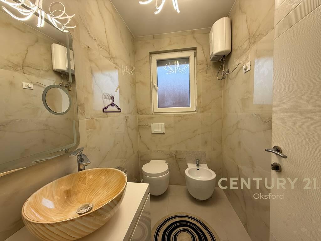 Jepet me Qira Apartament Modern 3+1+2 pranë Ambasadës Amerikane!