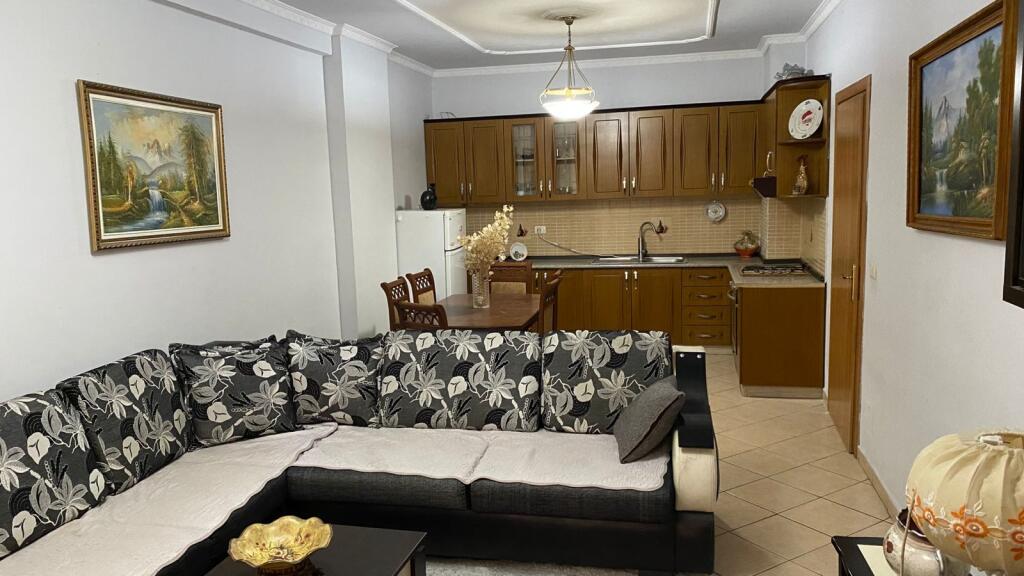 Japim apartament 2+1 me qira ne Astir