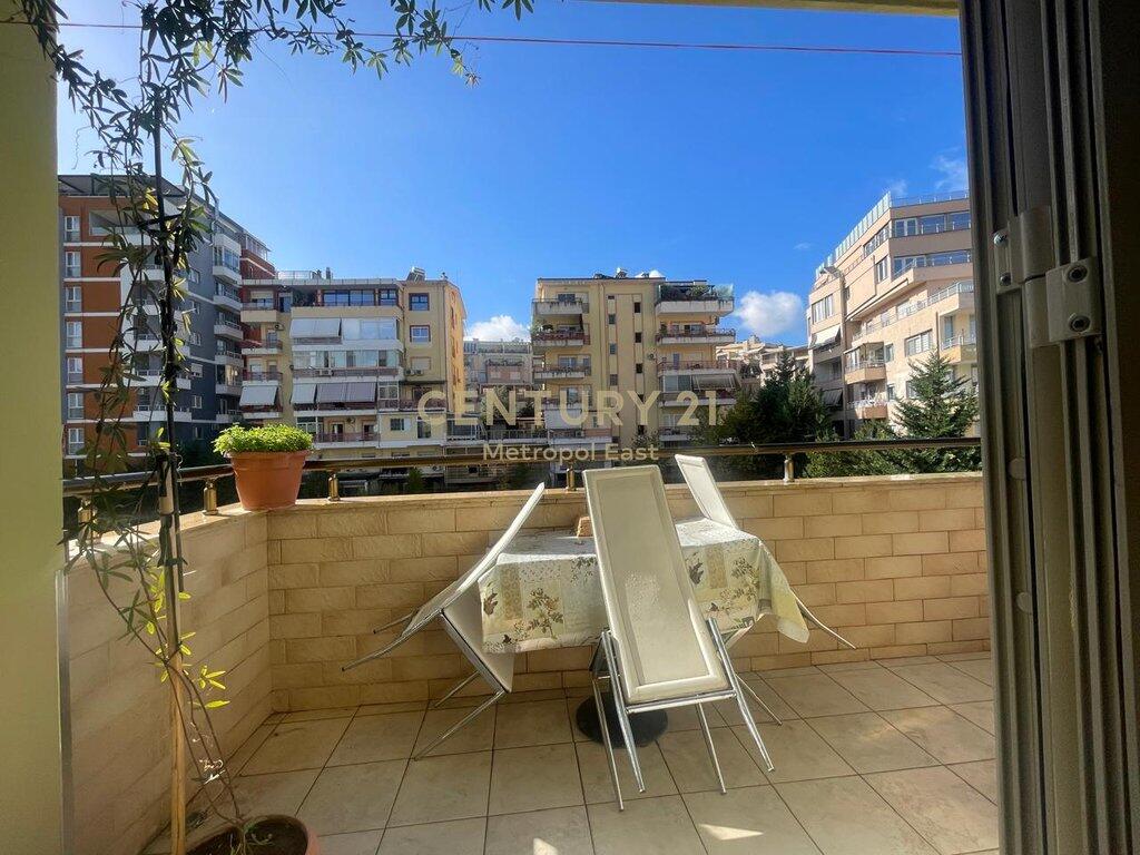 🏡 Apartment 2+1+2 for Sale – Dry Lake, Tirana