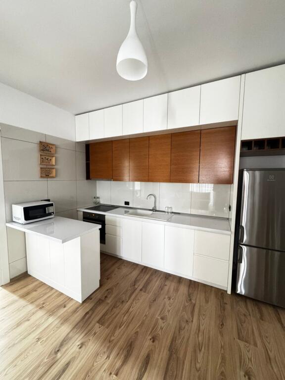 🏡✨ SHITET APARTAMENT 2+1 NË RRUGËN E KOSOVARËVE! ✨🏡 5 MINUTA NGA LIQENI I TIRNES