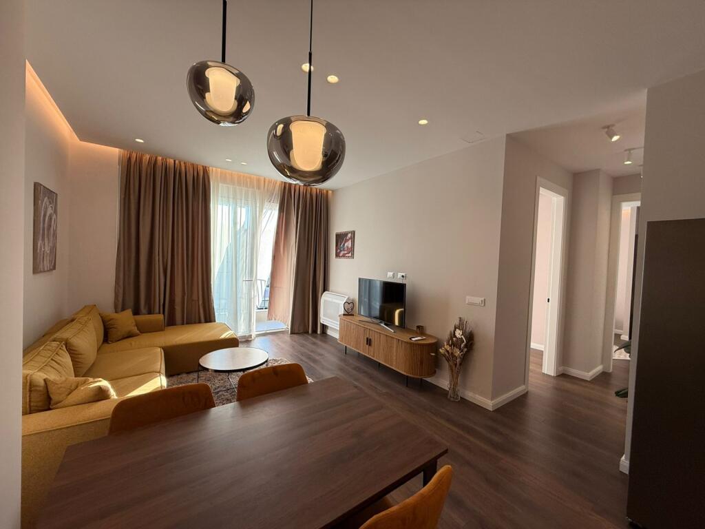 Apartment 2+1 for rent at Komuna e Parisit