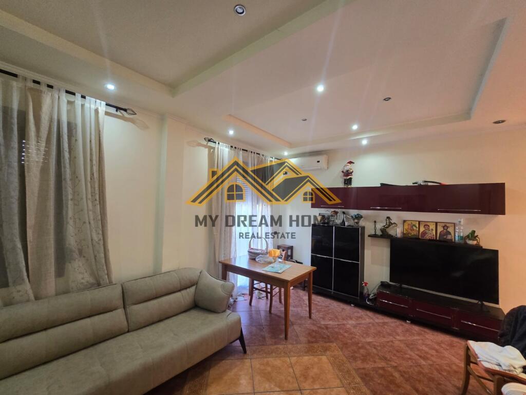 JEPET ME QERA APARTAMENT 2+1+2T SPITALL DURRES!