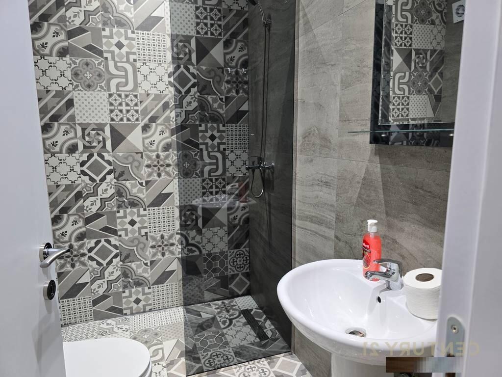 Appartamento moderno 2+1+2+ Posto auto, vicino alla Scuola Rossa.