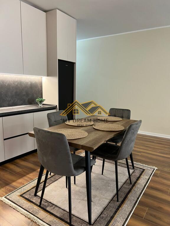 Shesim Super Apartament 2+1 Prane Stacionit Trenit Durres!