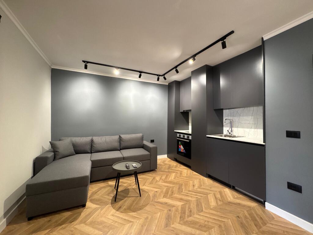 Shitet Apartament 1+1&1Studio, Mine Peza!