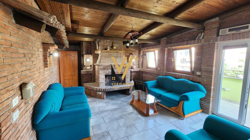 PAPPAGALLO IN AFFITTO AL GIARDINO ZOOLOGICO 150.000 LEKE