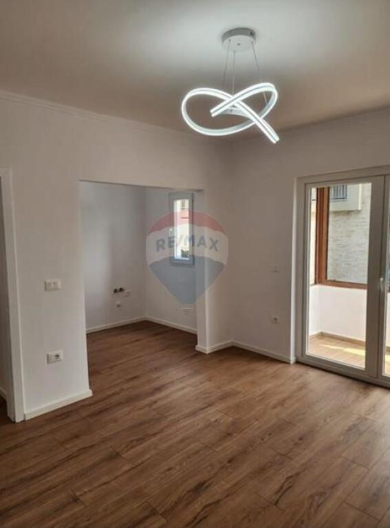 Shitet apartament 1+1 te Oxhaku, Porcelan