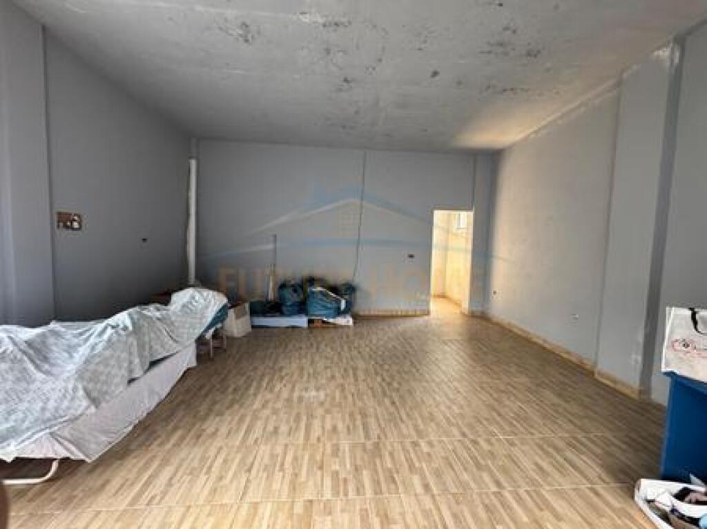 Affitto, Locale Commerciale, Campo di Aviazione.