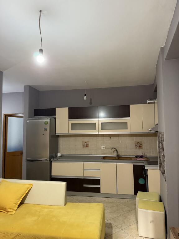 Apartament me qera 1+1 pranë market “Diambe” në Astir