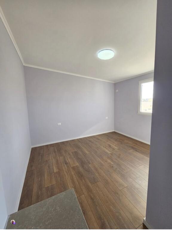 Shitet apartament 2+1 ne plazh iliria