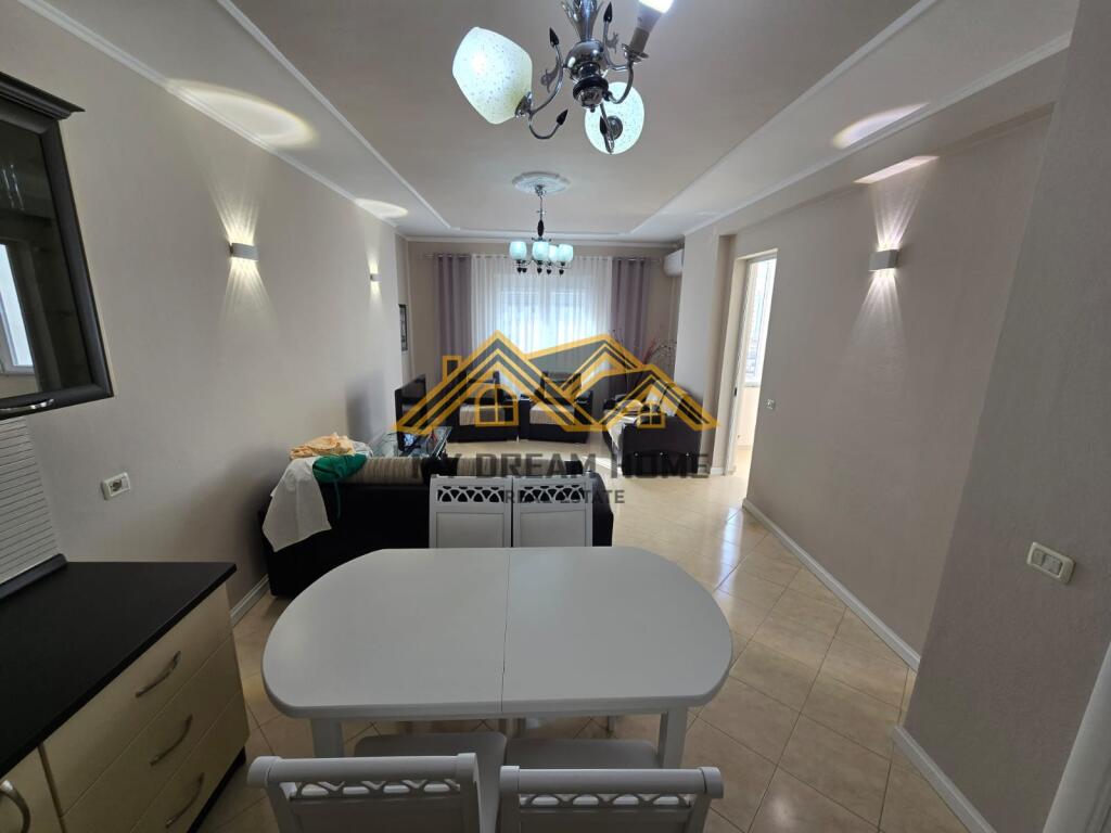 JEPET ME QERA APARTAMENT 1+1 ISH URT DURRES