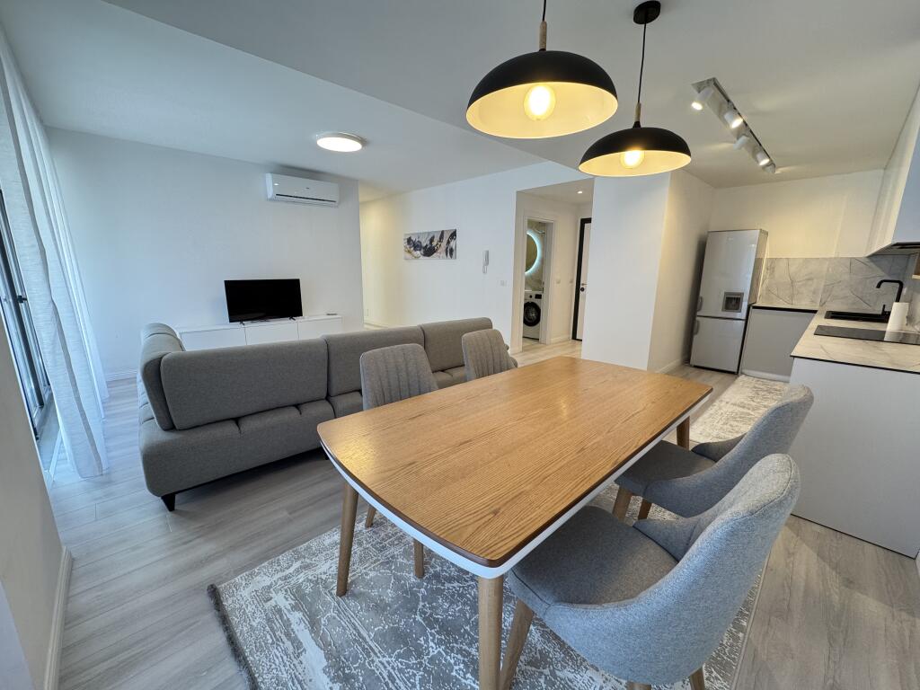 JEPET ME QIRA APARTAMENT 2+1+2 POSTE PARKIMI !!