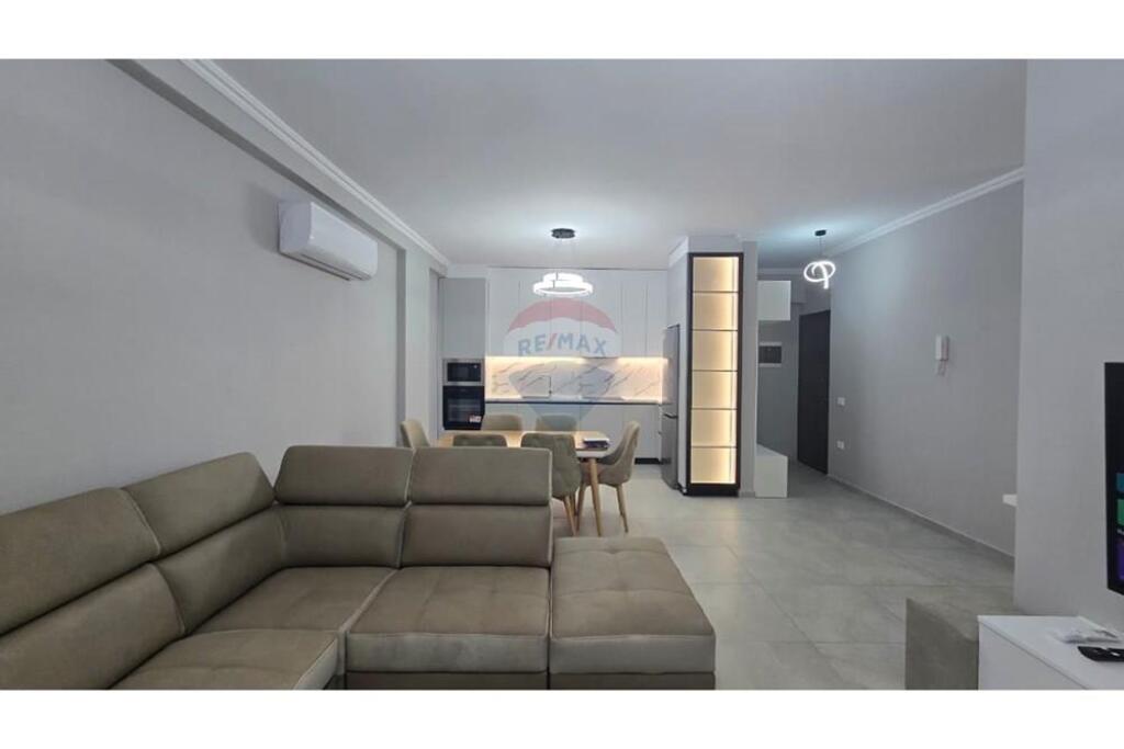 Apartment (2+1+2) for rent plus parking space