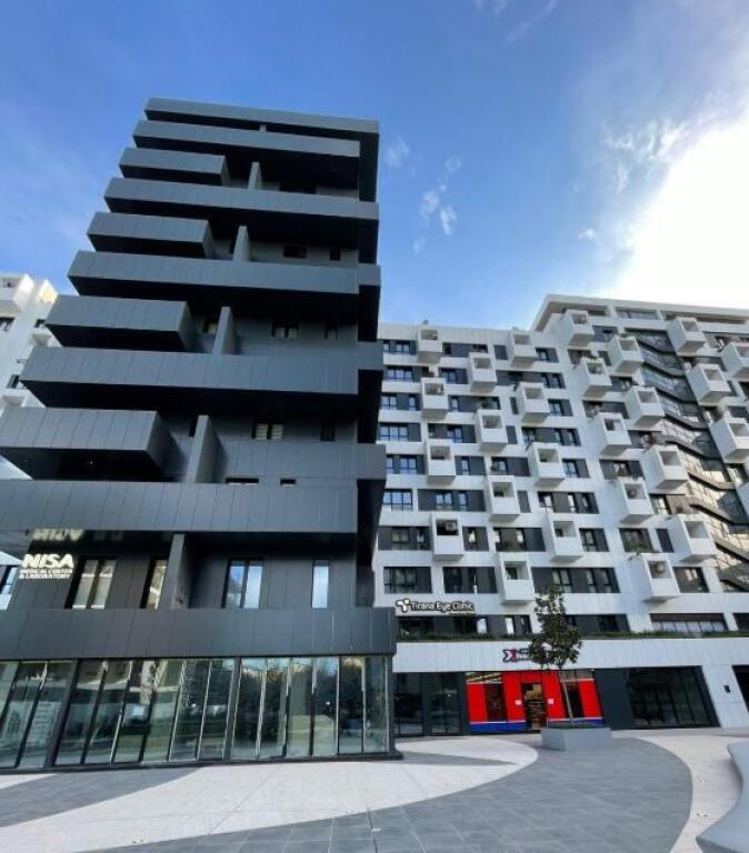 Vendesi in vendita Super Appartamento 2+1+2 a Square 21 in Via Kavaja