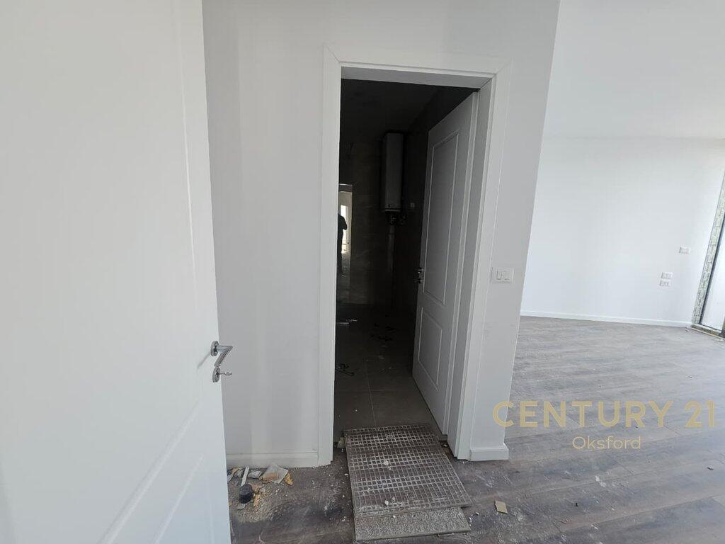 Apartment 3+1+2 Plus Parking Space FOR SALE at Lake View Residence (Kosovareve Street)!.