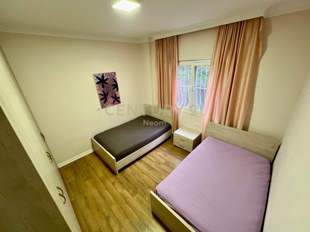 QIRA, APARTAMENT MODERN 2+1 me POST PARKIMI