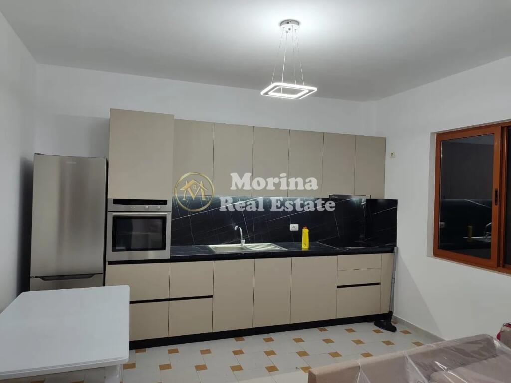 Qera Apartament 1+1, ne Shkoze, 300 Euro/Muaj