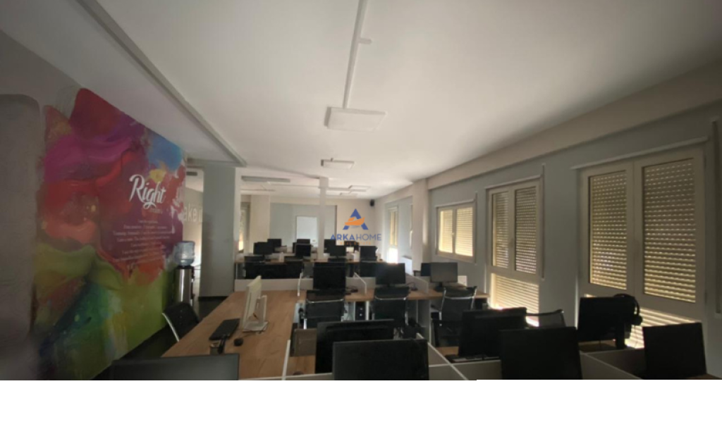 JEPET ZYRE ME QERA 527M2 "PRANE HILTONIT,AFER ME KOMPLEKSIN DELIJORGJI" 5000 EURO