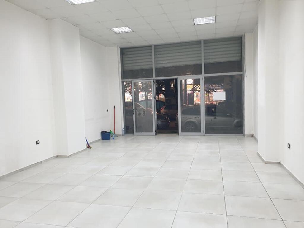 OKAZION !! DYQAN ME QERA