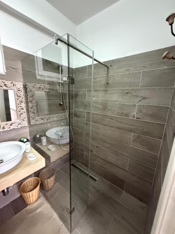 🏡 Shitet apartament 2+1 te Kodra e Diellit 2