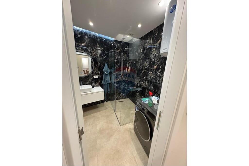 APARTAMENT MODERN 2+1+2+POST PARKIMI PER SHITJE