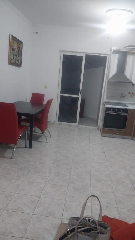 2+1,arredato presso i palazzi haway a don bosko,prezzo 500 euro