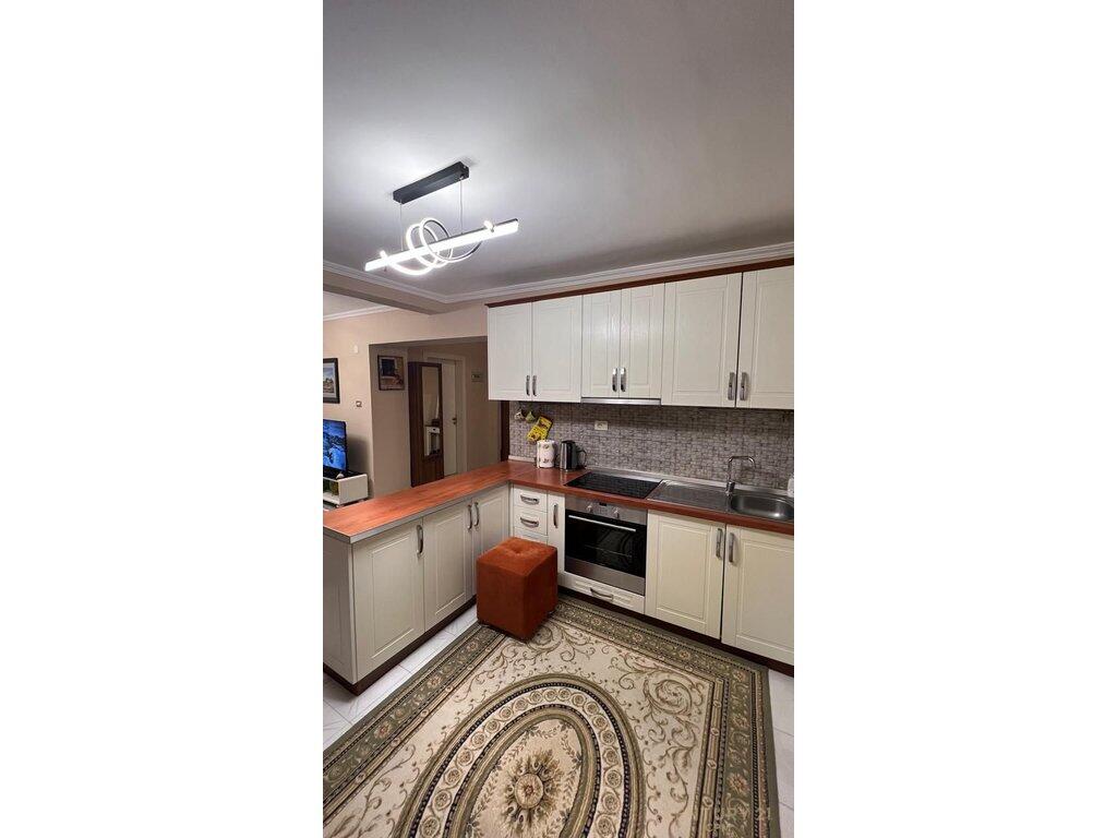 TE KAFE FLORA JAPIM APARTAMENT 2+1 ME QIRA 600 € /Muaj