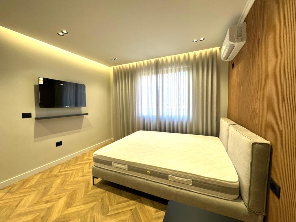 Shitet Apartament 1+1&1Studio, Mine Peza!