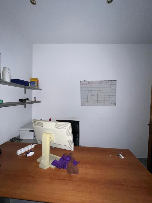 🏢 Jepet me Qira Ambient Biznesi / Zyrë në Qendër të Tiranës