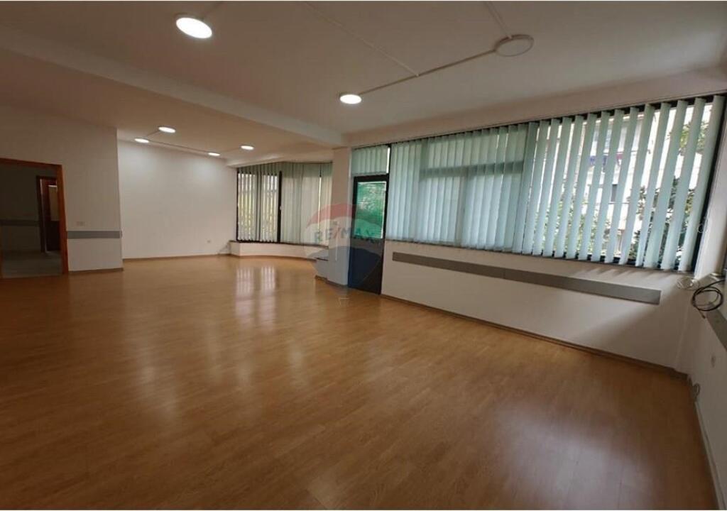 Ambient Biznesi me Qera - Rruga Xhanfize Keko Xhamllik