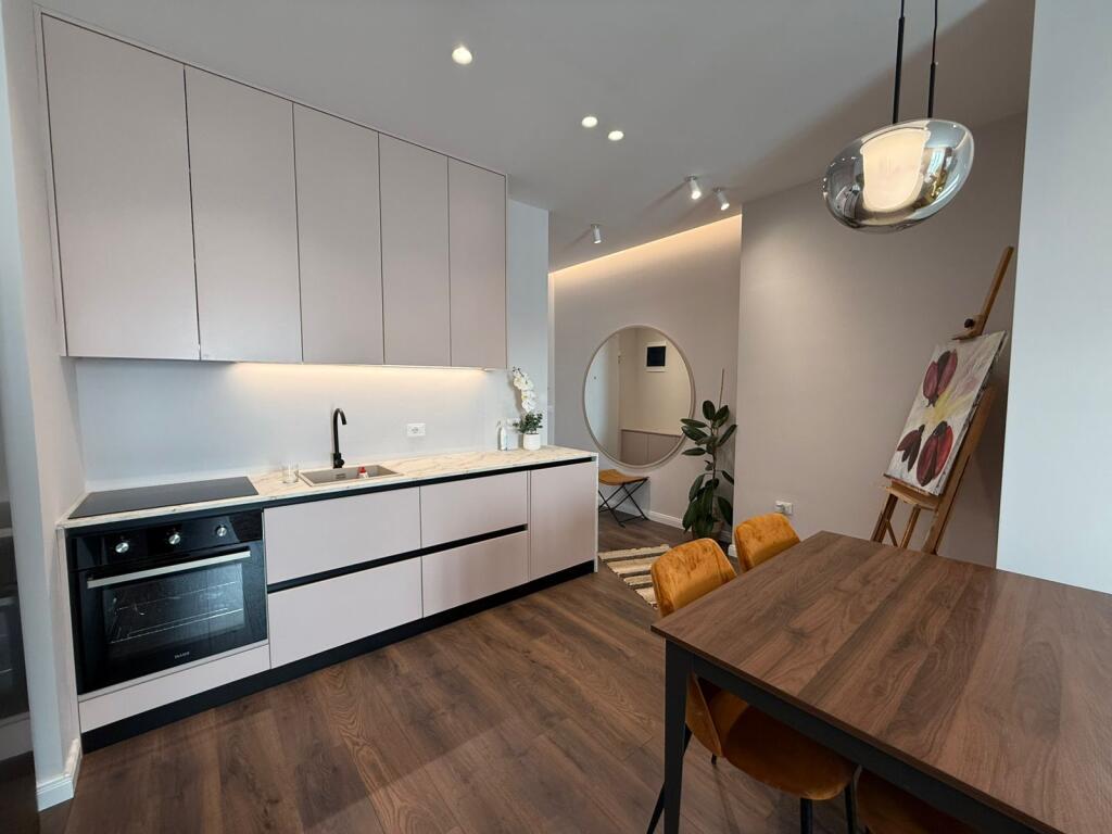 Apartment 2+1 for rent at Komuna e Parisit