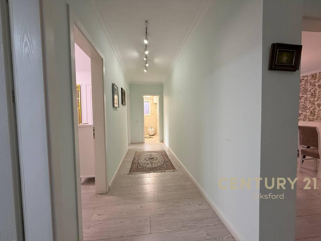 Jepet me Qira Apartament Modern 3+1+2 pranë Ambasadës Amerikane!