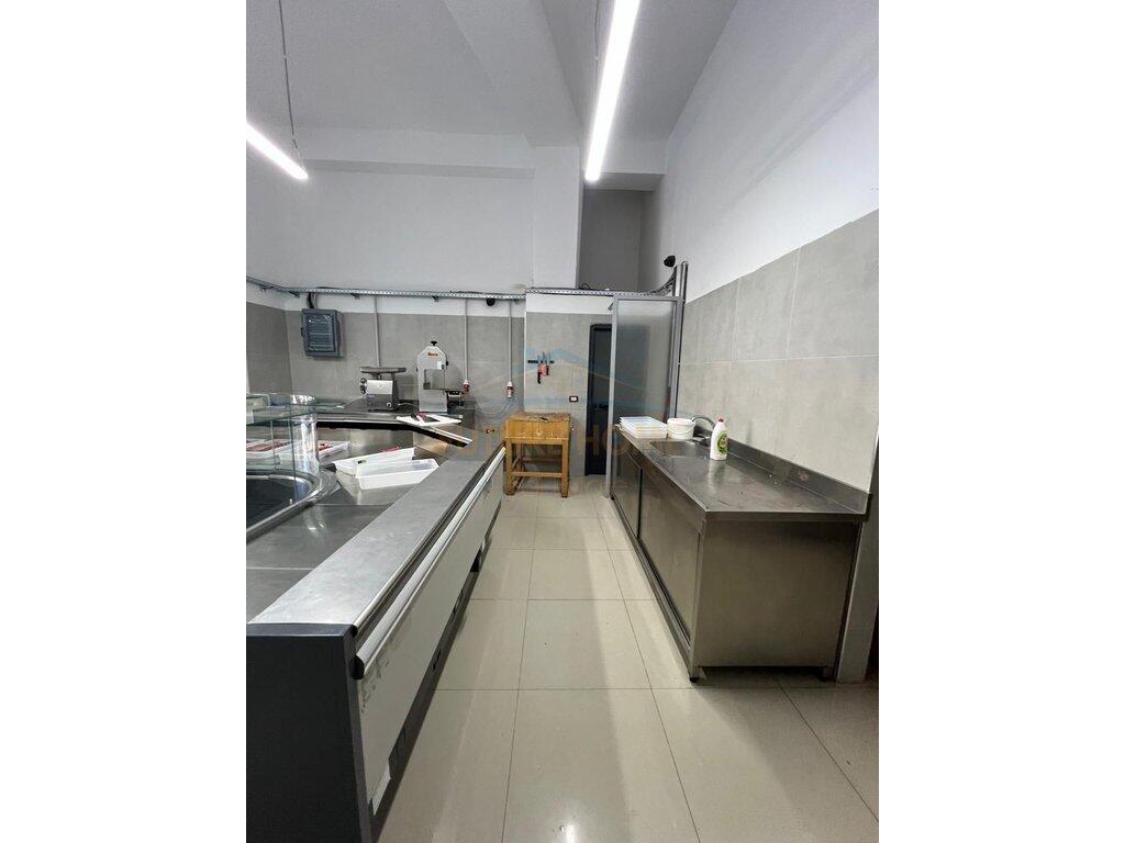 In vendita, Locale, Nuovo Anello, Tirana