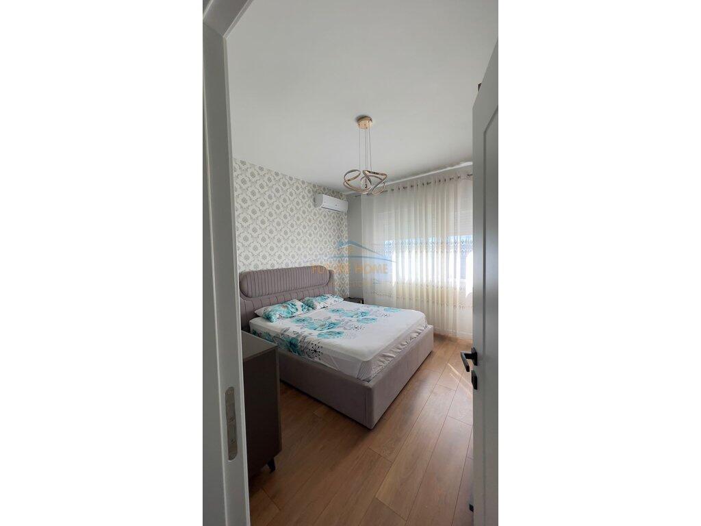 Shitet, Apartament 2+1, Porcelan, Tirane