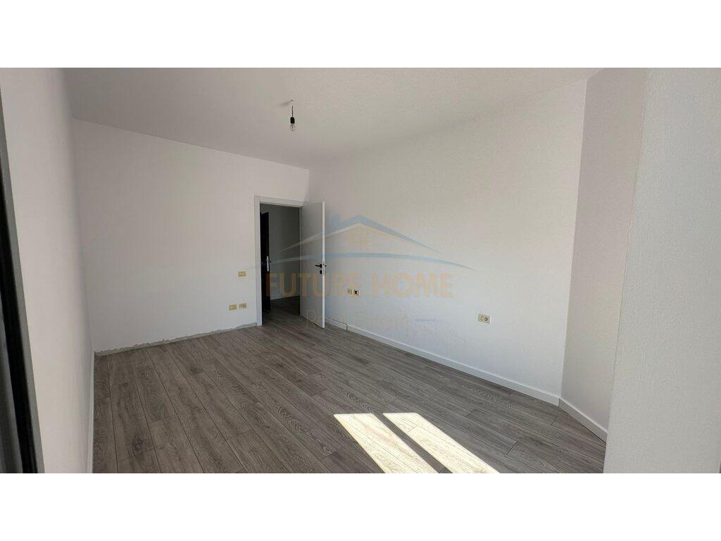 Shitet, apartament 1+1 Unaza e Re ,Tirane.