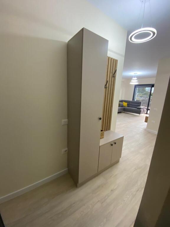 In affitto 2+2 arredato 1300 eu Lago secco