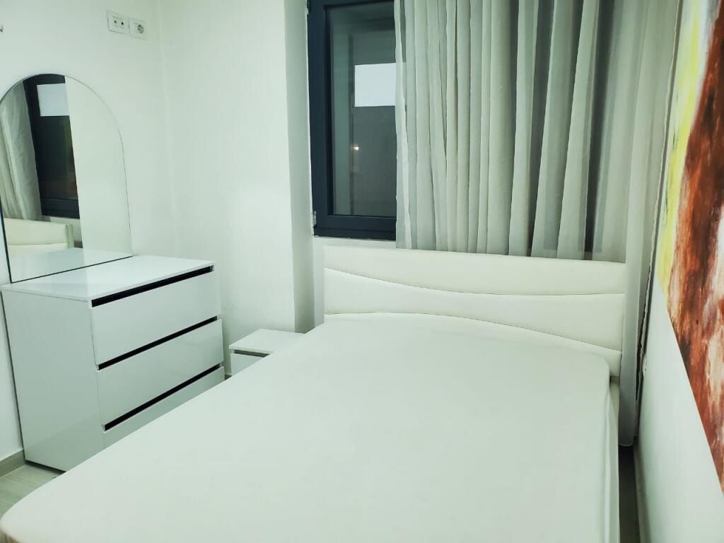 🏢Tek Stadiumi Dinamo prane Klinikes Luis  jepet me qera apartament 2+1,i mobiluar  80,000Leke